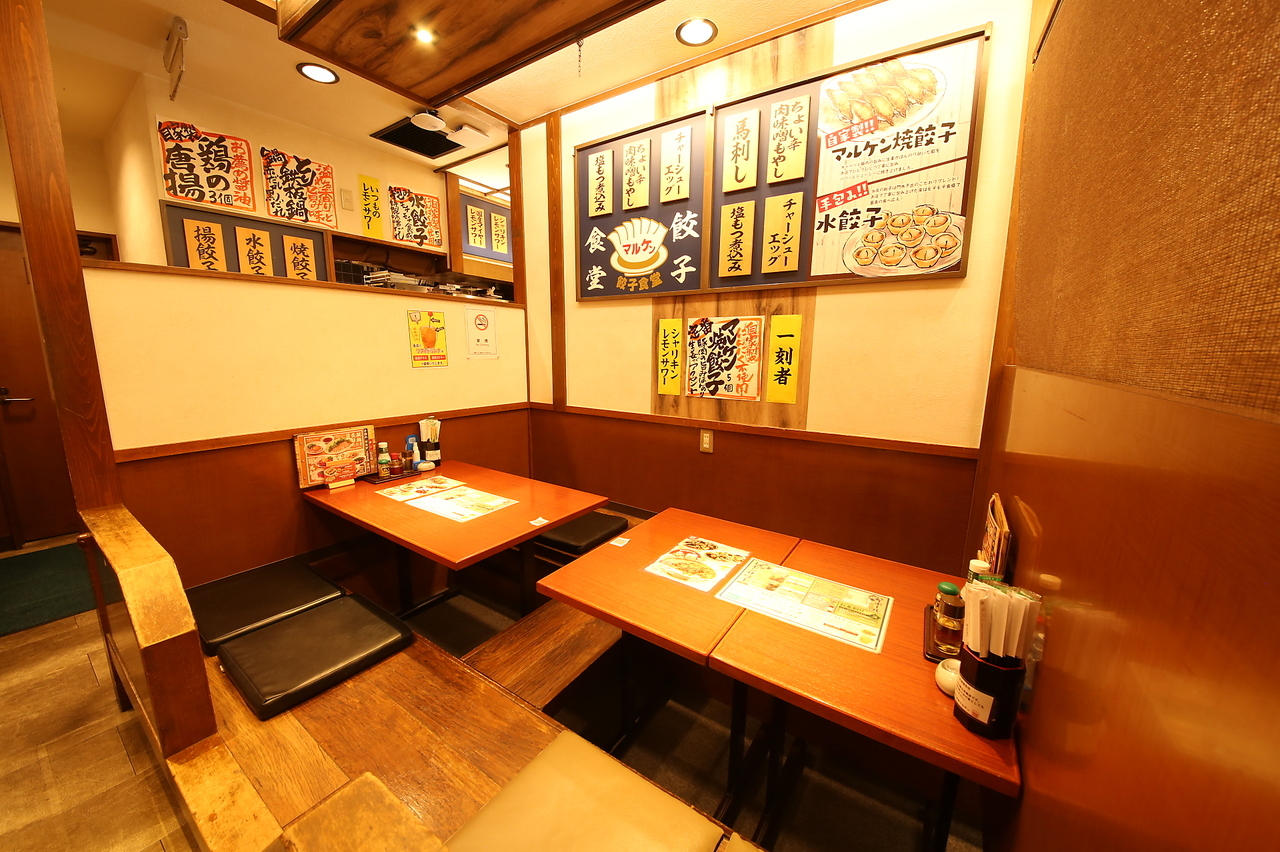 足を伸ばしてゆったり掘りごたつ席